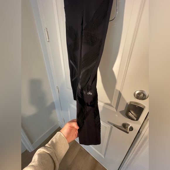 ALO Yoga Mesh High Waist Back Leggings Size Small - Picture 4 of 7